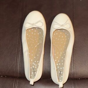 Cat & Jack Cream Ballet Flats with Bow Accent